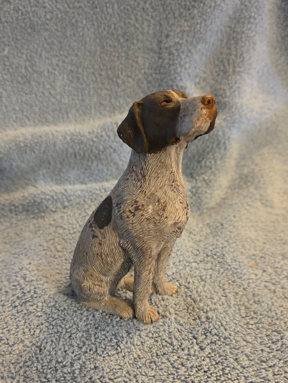 German Shorthair Sitting Dog Figurine - Decorative Pet Statue
